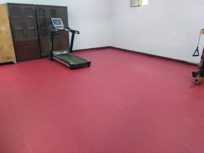 pvc運(yùn)動地膠羽毛乒乓球館健身房籃球館舞蹈耐磨彈力室內(nèi)外地膠